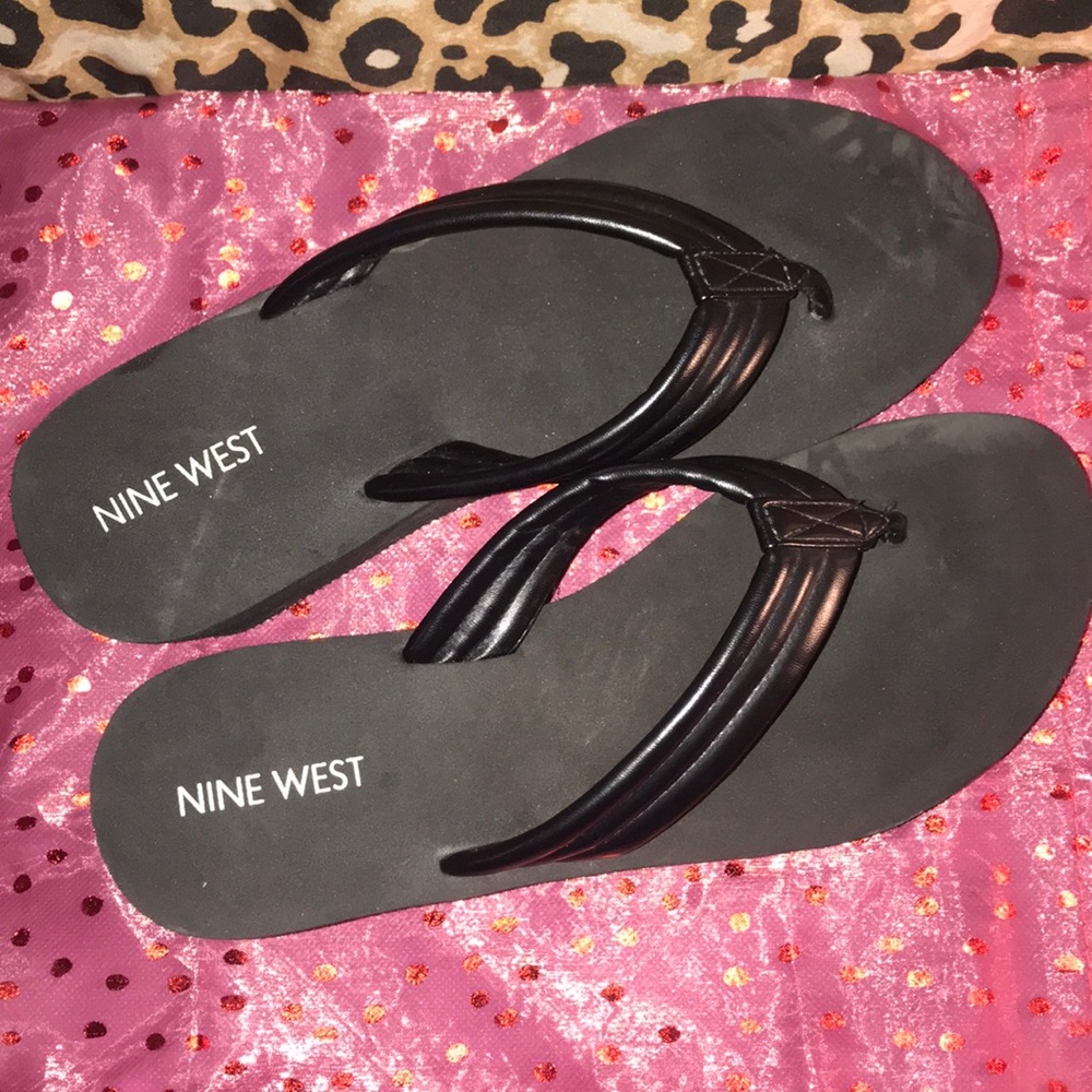 NINE WEST